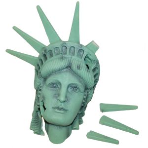 Vaurioitunut Lady Liberty koriste (myyntihinta 38,90€)